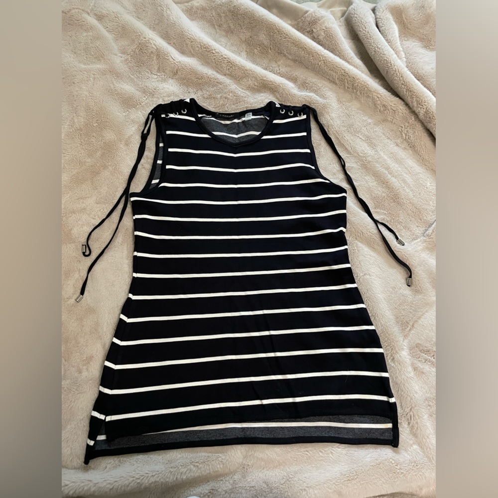 T Tahari Top